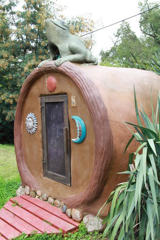 Hobbit Hut Hotel Geyserville Luaran gambar