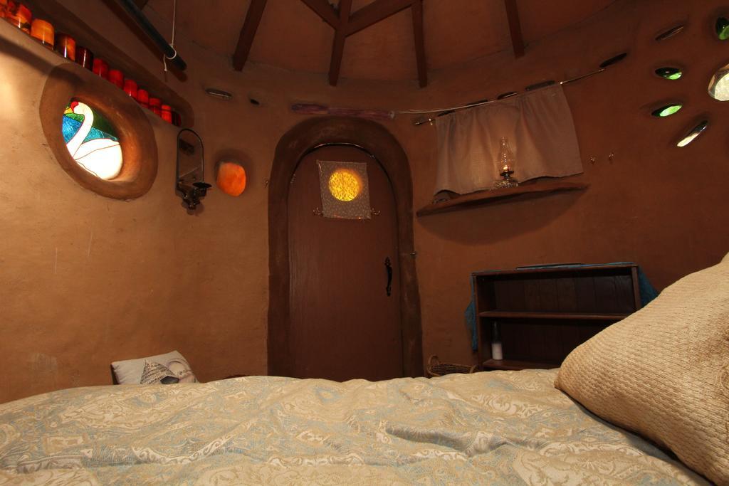 Hobbit Hut Hotel Geyserville Bilik gambar