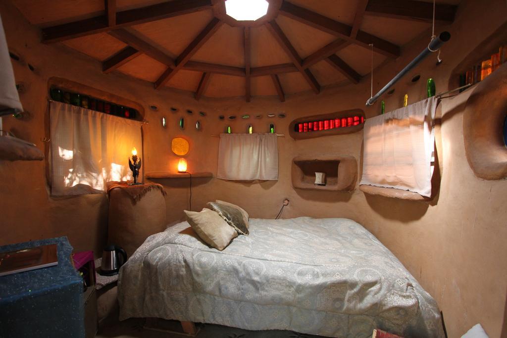 Hobbit Hut Hotel Geyserville Bilik gambar